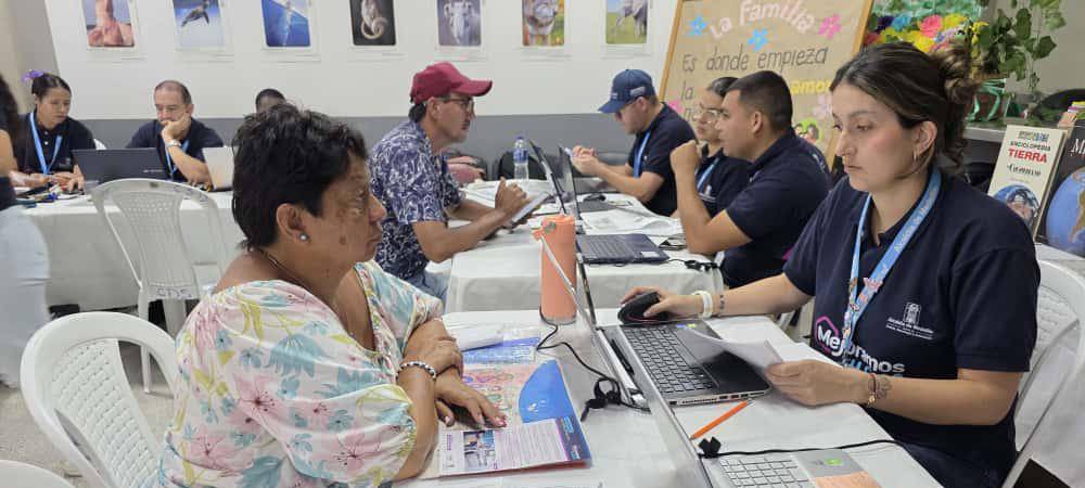 Las personas interesadas deben ser mayores de edad y tener ingresos familiares que no superen los dos salarios mínimos. / FOTO: ALCALDÍA DE MEDELLÍN