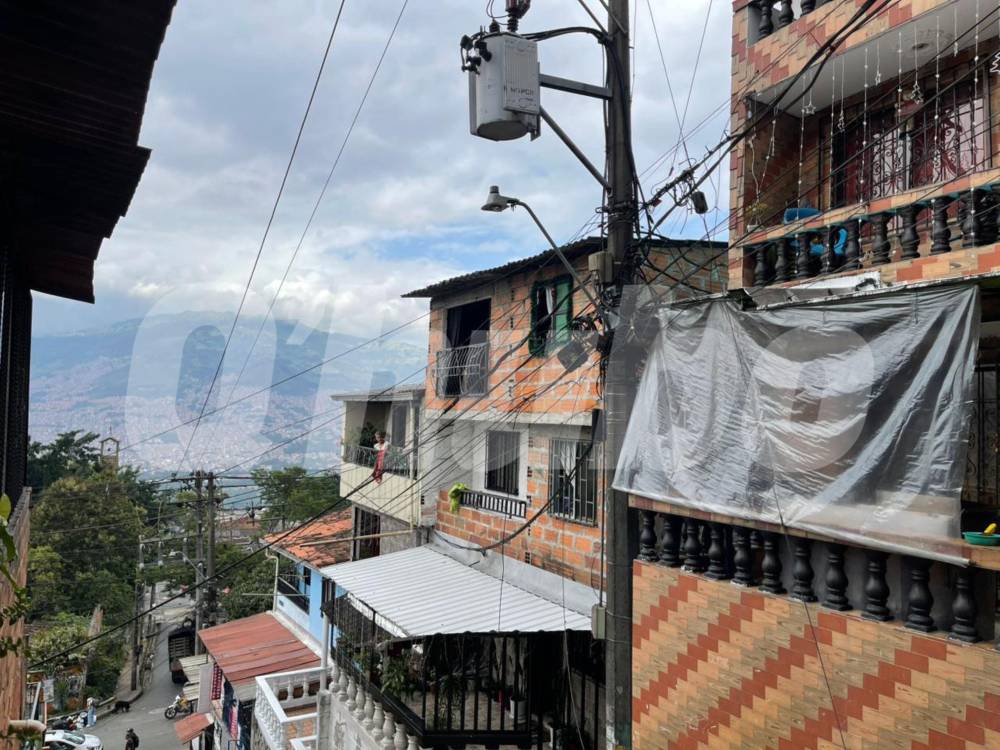 En el tercer piso, edificación del medio, fue donde ocurrió la pelea entre la pareja. FOTO: SINDY VALLE