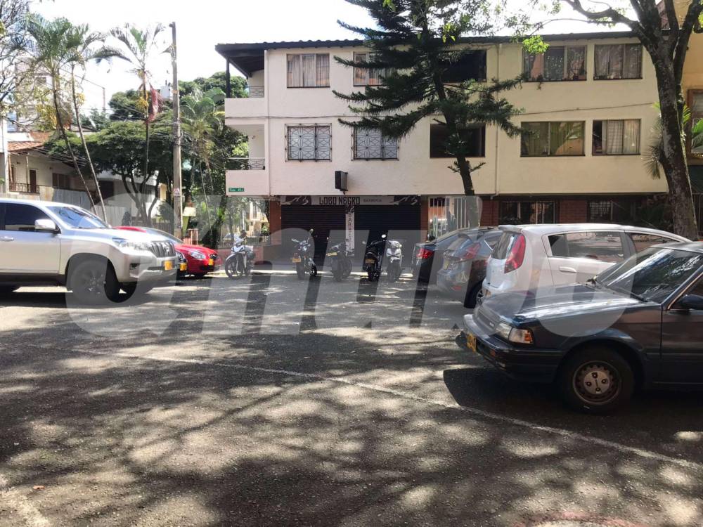 Este era el parqueadero en el que el Core cuidaba carros. <b><span class=mln_small-caps_mln>/FOTO: LAURA ROSA JIMÉNEZ VALENCIA</span></b>