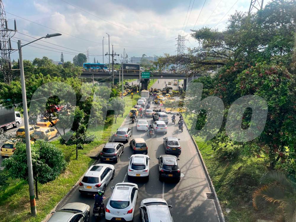 EN IMÁGENES: ¡Paciencia! Hay trancones en el Valle de Aburrá por protesta de taxistas