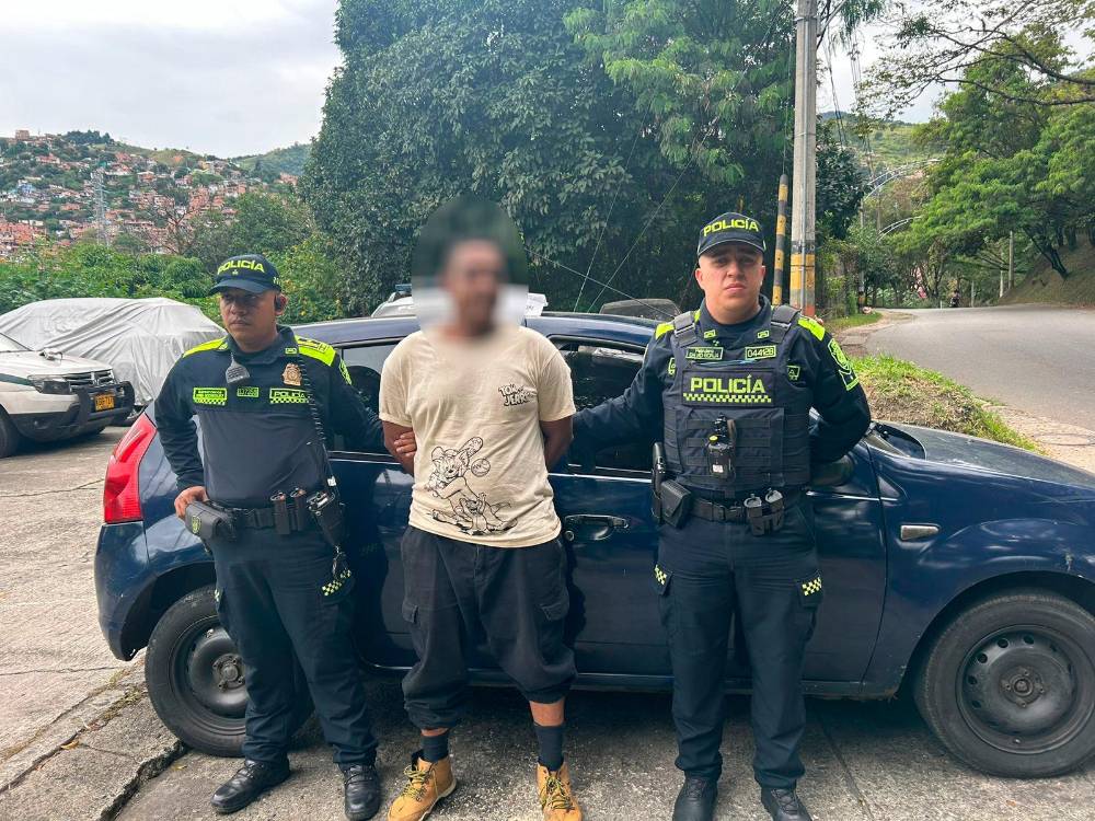 La Policía capturó a un hombre que se movilizaba en un carro reportado como robado. /FOTO: POLICÍA NACIONAL