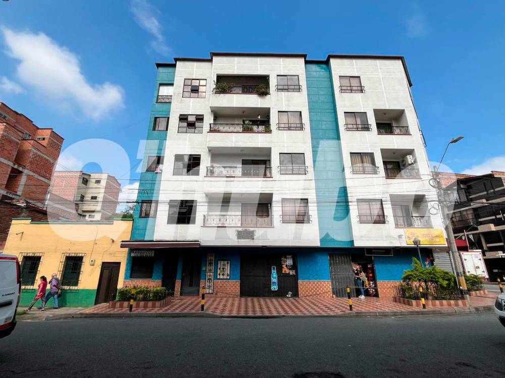 En el primer piso de este edificio del barrio Belén San Bernardo, fue asesinado Néstor Manuel Peña Chávez. /FOTO: ANDRÉS FELIPE OSORIO GARCÍA