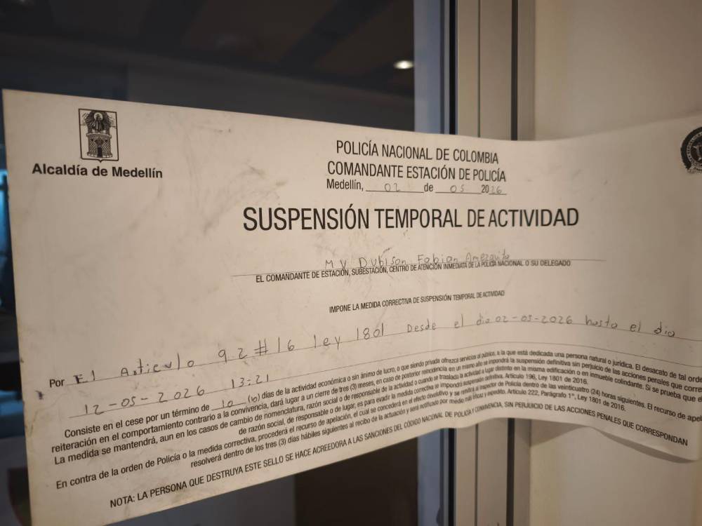 Suspensión temporal de la IPS Bioceutica en el centro comercial Los Molinos. FOTO: @MANUELVILLAME