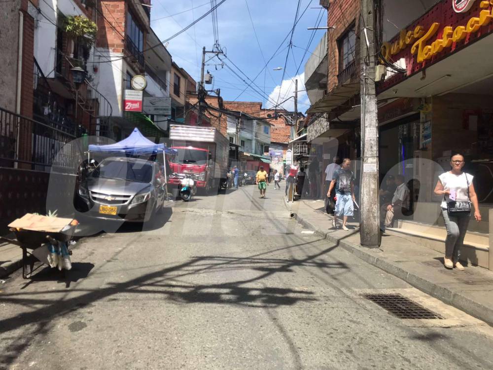 En esta cuadra del barrio Santo Domingo Savio N.° 1 fue asesinado Yéferson Esneider. <b><span class=mln_small-caps_mln>/FOTO: LAURA ROSA JIMÉNEZ VALENCIA</span></b>