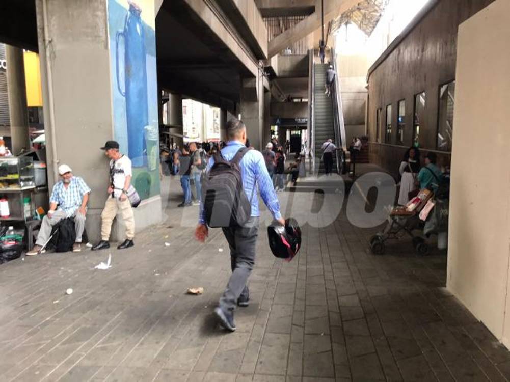 Sitio donde cayó la víctima por la heridas ocasionadas. FOTO: LAURA ROSA JIMÉNEZ VALENCIA
