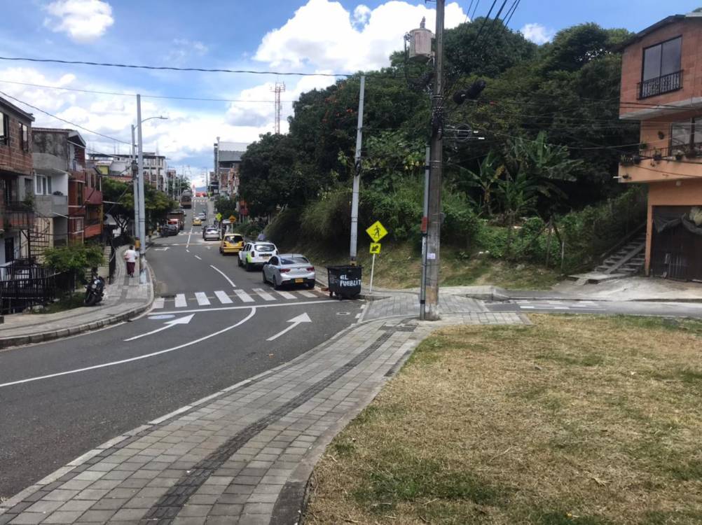 <span class=mln_uppercase_mln>En</span><b><span class=mln_uppercase_mln> este sector del barrio Girardot fue hallado el cuerpo de la víctima. FOTO: LAURA ROSA JIMÉNEZ VALENCIA</span></b>