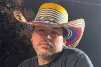 Óscar Herrera, quien reside en California, Estados Unidos, fue el protagonista de este penoso momento. FOTOS: INSTAGRAM @CHORIZOSDEMITIERRAPARCERO
