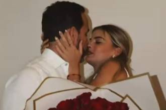 El presidente Abelardo de la Espriella se lució con el regalo para su esposa Ana Lucía Pineda por Amor y Amistad. Además, le dejó una romántica dedicatoria. FOTOS: INSTAGRAM @DELAESPRIELLA_STYLE