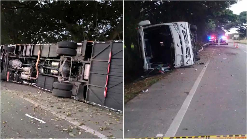 Así quedó el bus tras el accidente. <b><span class=mln_small-caps_mln>/FOTOS: REDES SOCIALES</span></b>