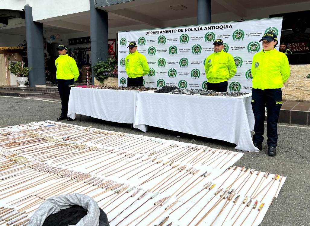 Desmantelan polvorera artesanal e incautan material pirotécnico en La Ceja. FOTO: DEPARTAMENTO DE POLICÍA ANTIOQUIA