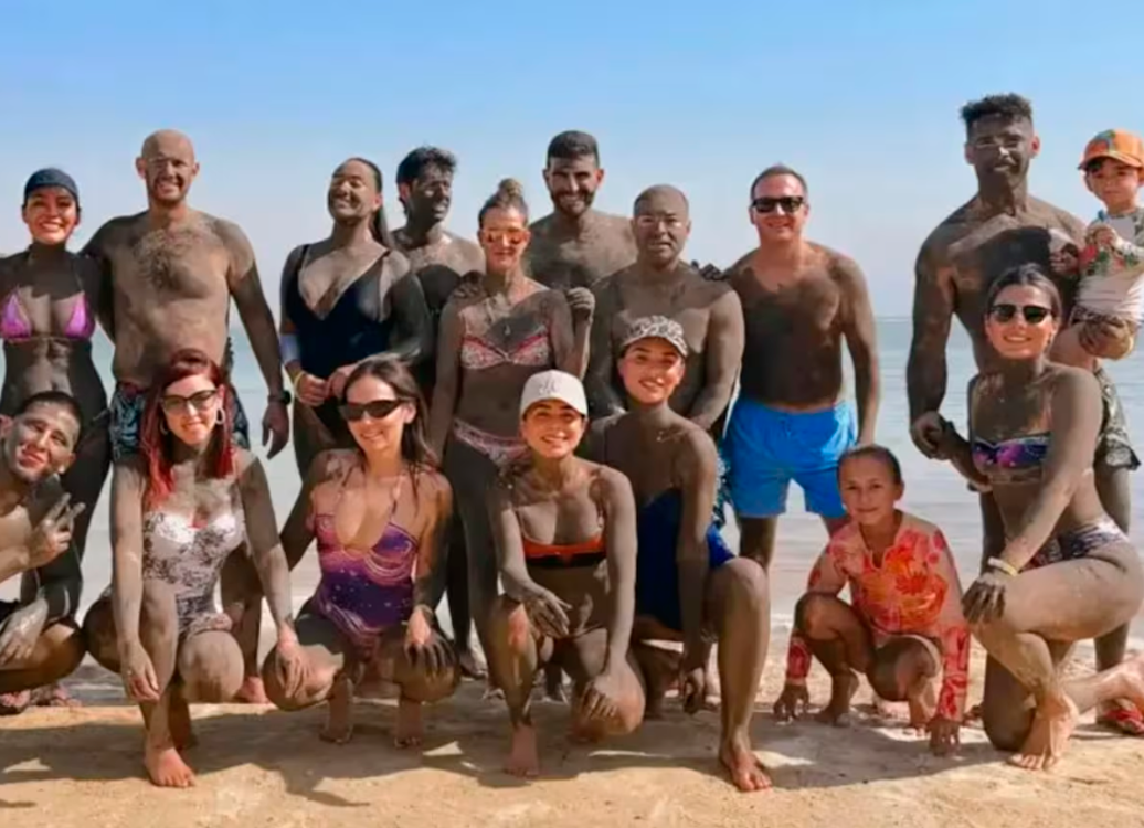 Este fue el grupo de personalidades públicas que asistió al viaje. <b><span class=mln_small-caps_mln>/FOTO: TOMADA DE LA WEB</span></b>