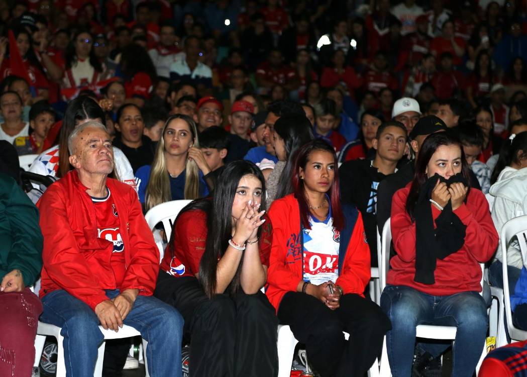 Hinchas del DIM. <b><span class=mln_small-caps_mln>/FOTO: ALCALDÍA DE MEDELLÍN</span></b>
