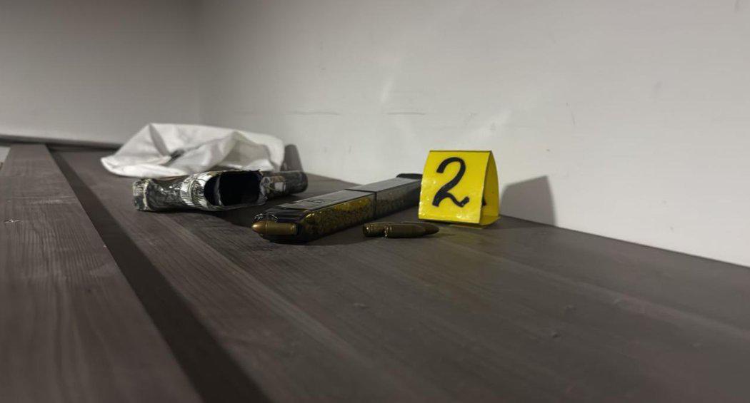 Elementos incautados a alias Fénix. FOTO: MINISTERIO DEL INTERIOR ECUADOR