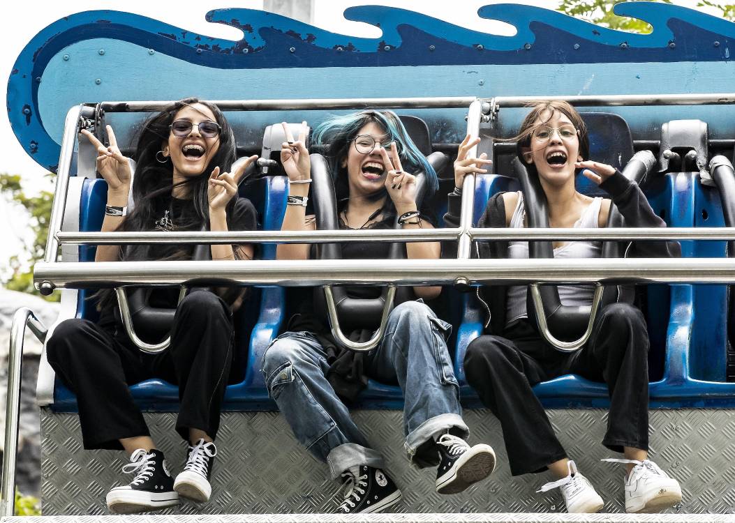 Jóvenes disfrutando del Maui en el Parque Norte. FOTO: ARCHIVO JAIME PÉREZ