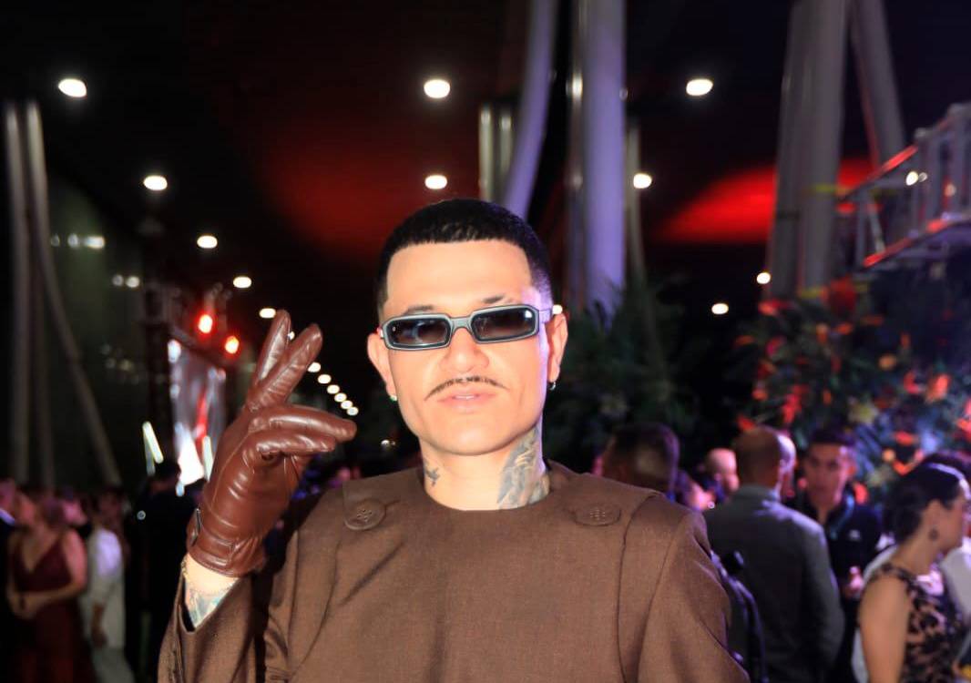 Kapo aprovechó la gala para presentar su nueva canción ‘Korazong’, que significa “amar cura”. <b><span class=mln_small-caps_mln>/ FOTO: ESNEYDER GUTIÉRREZ </span></b>