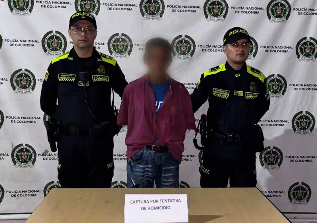 El presunto agresor tras ser capturado por la Policía. <b><span class=mln_small-caps_mln>/FOTO: POLICÍA NACIONAL</span></b>