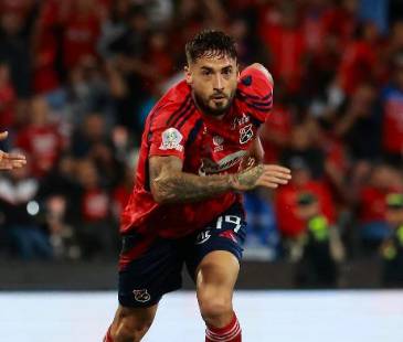 Francisco Fydriszewski (medio) es el goleador de la Liga BetPlay con 11 goles. <b><span class="mln_small-caps_mln">/FOTO: MANUEL SALDARRIAGA</span></b>