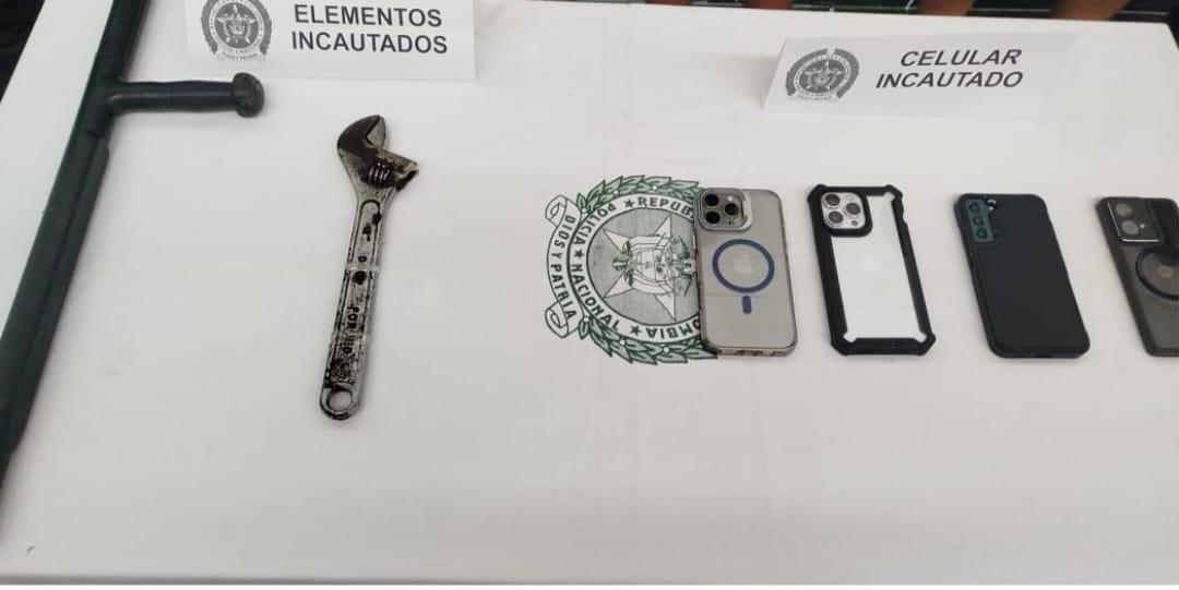 Elementos incautados durante el rescate. FOTO: POLICÍA METROPOLITANA