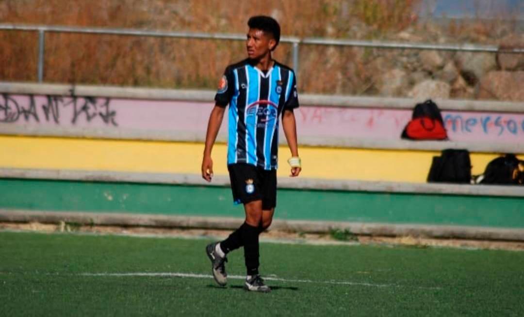 Tirado Álvarez durante un partido. /FOTO: REAL COCHABAMBA