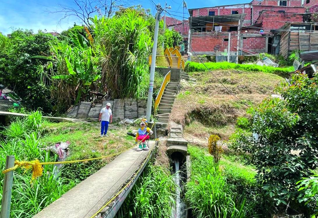 Puente vecinal del barrio Olaya Herrera. FOTO: SINDY VALLE