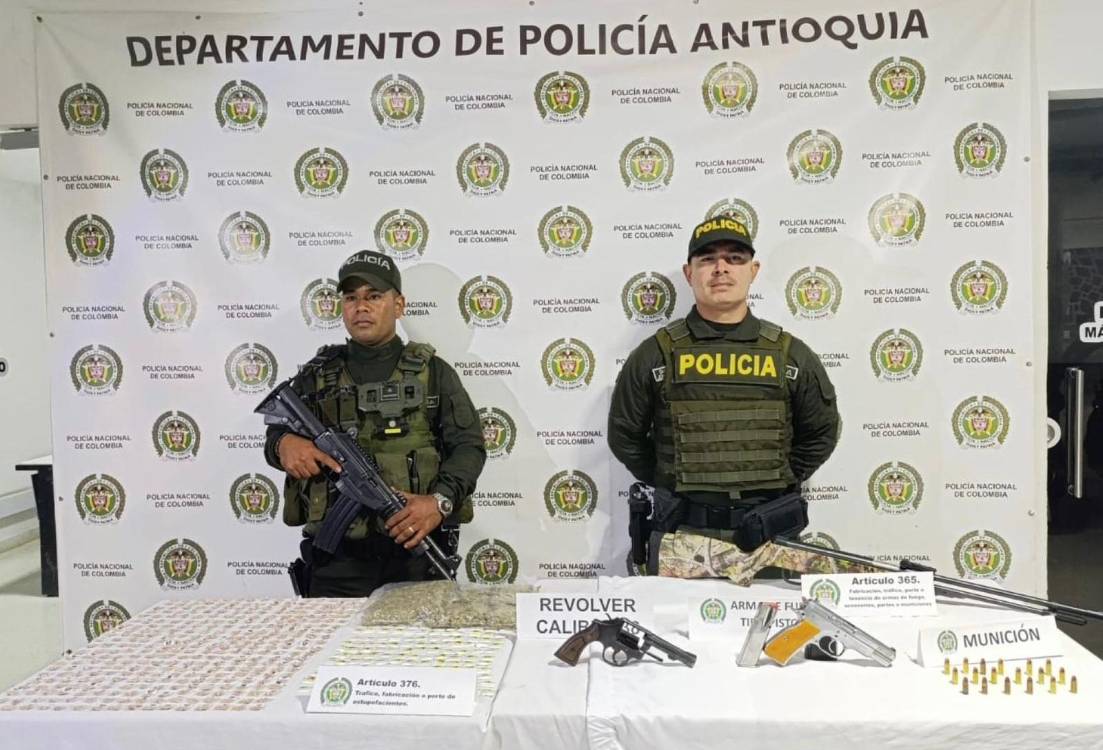Elementos incautados a menor de edad en Betulia, Antioquia. <b><span class=mln_small-caps_mln>/FOTO: POLICÍA ANTIOQUIA</span></b>