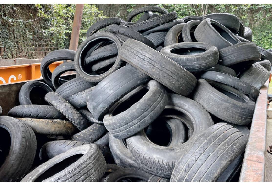 En los denominados Puntos Naranja les reciben las llantas archivadas. Allí son almacenadas, antes de ser llevada al proceso de transformación. <b><span class=mln_small-caps_mln>/ FOTO: JAIDER ESCOBAR B.</span></b>