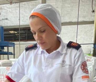 La agilidad es una de las caracteristicas de Mónica, quien también se destaca dentro de la compañía por su rol de brigadista. FOTO: JAIDER ESCOBAR B.