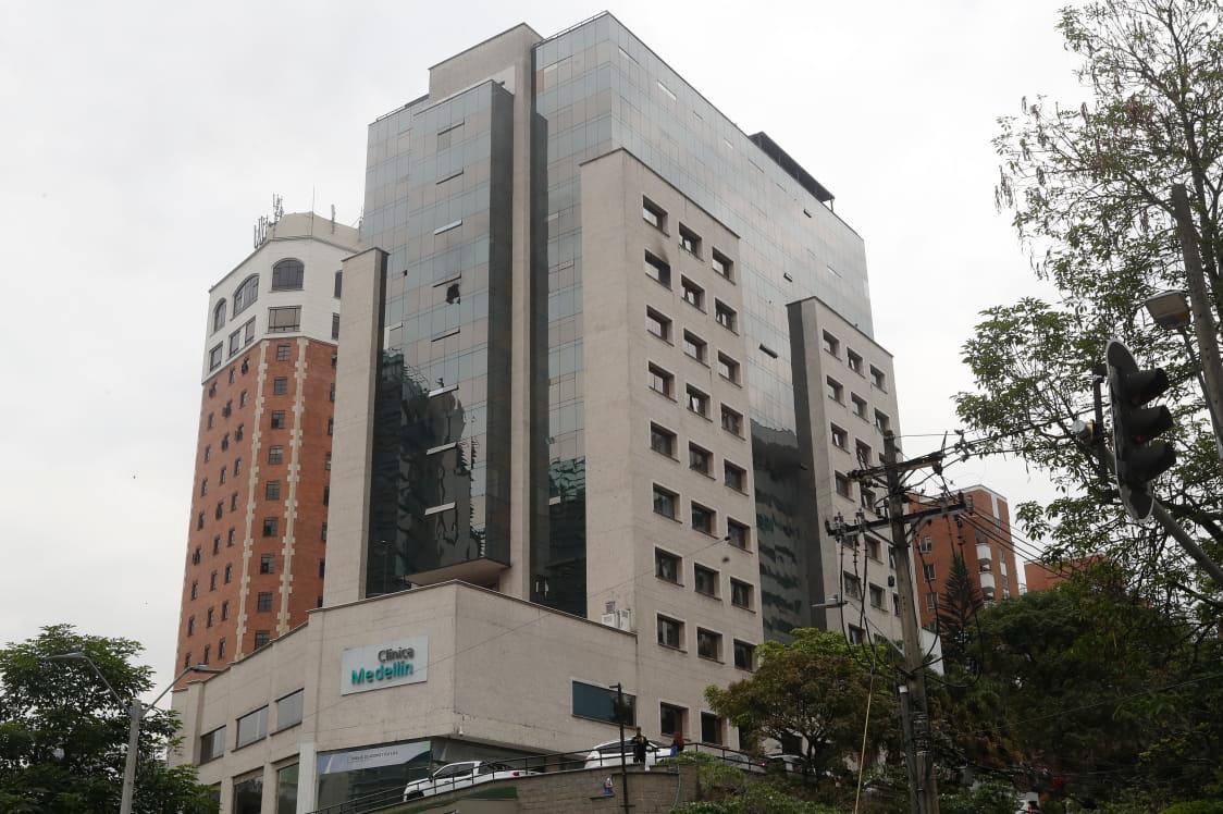 Los detalles: al presunto atacante de la Clínica Medellín lo encontraron muerto en el baño de un consultorio