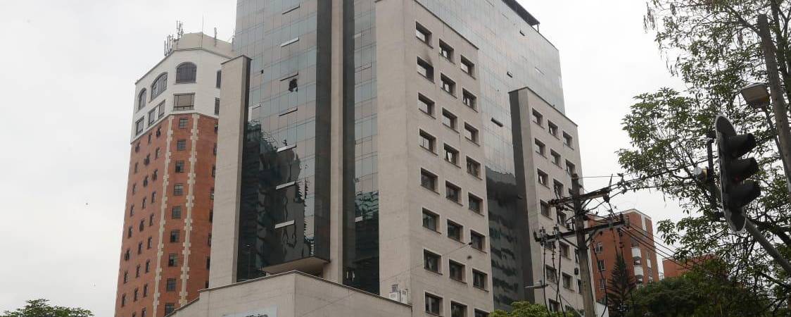 Los detalles: al presunto atacante de la Clínica Medellín lo encontraron muerto en el baño de un consultorio
