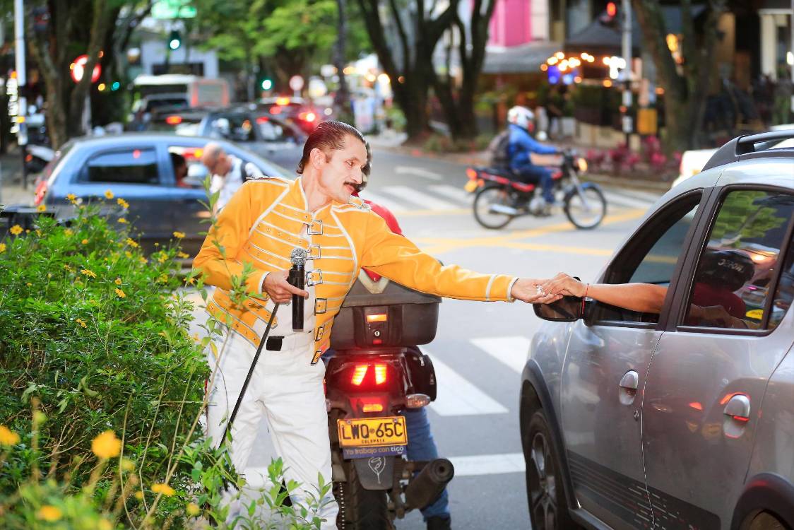 Así trabajaba Carlos previo al accidente. /FOTO: ESNEYDER GUTIÉRREZ