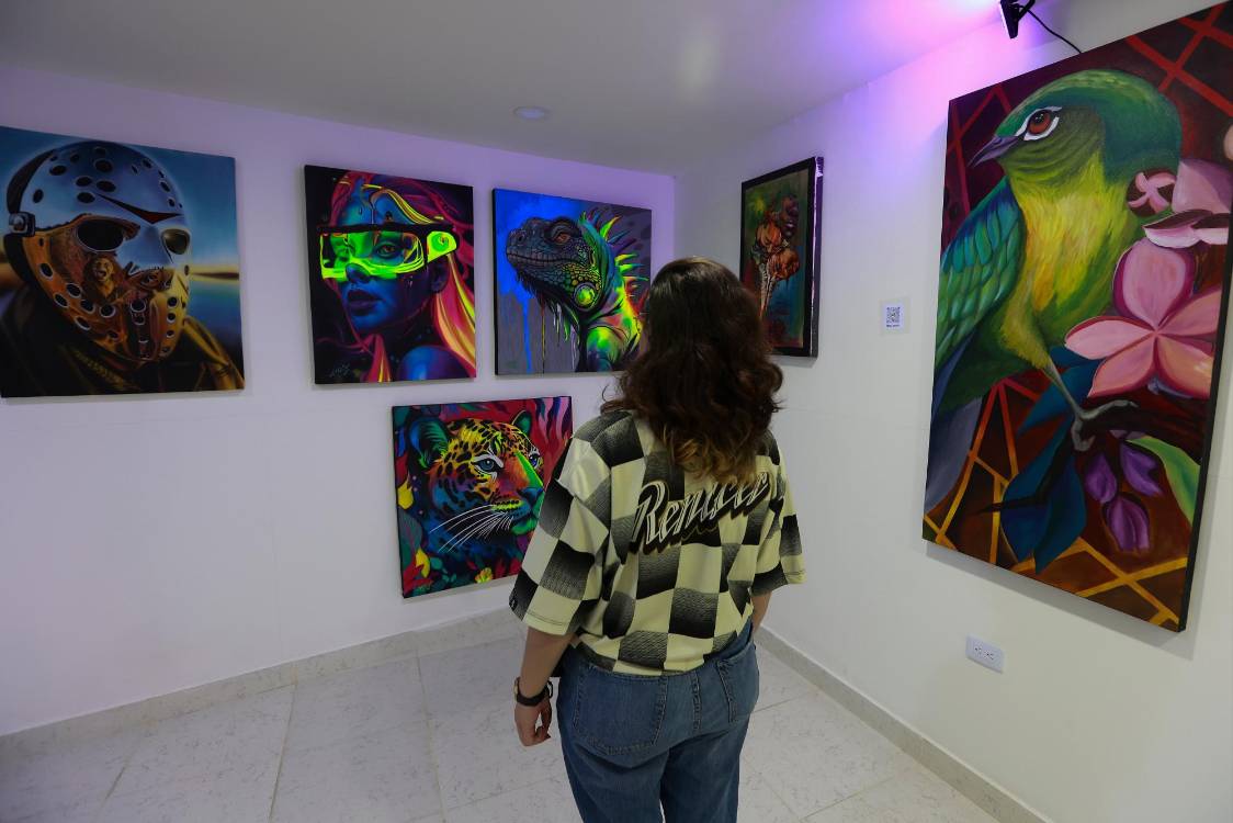 Actualmente, en la galería tienen obras de 9 artistas locales. /FOTO: MANUEL SALDARRIAGA