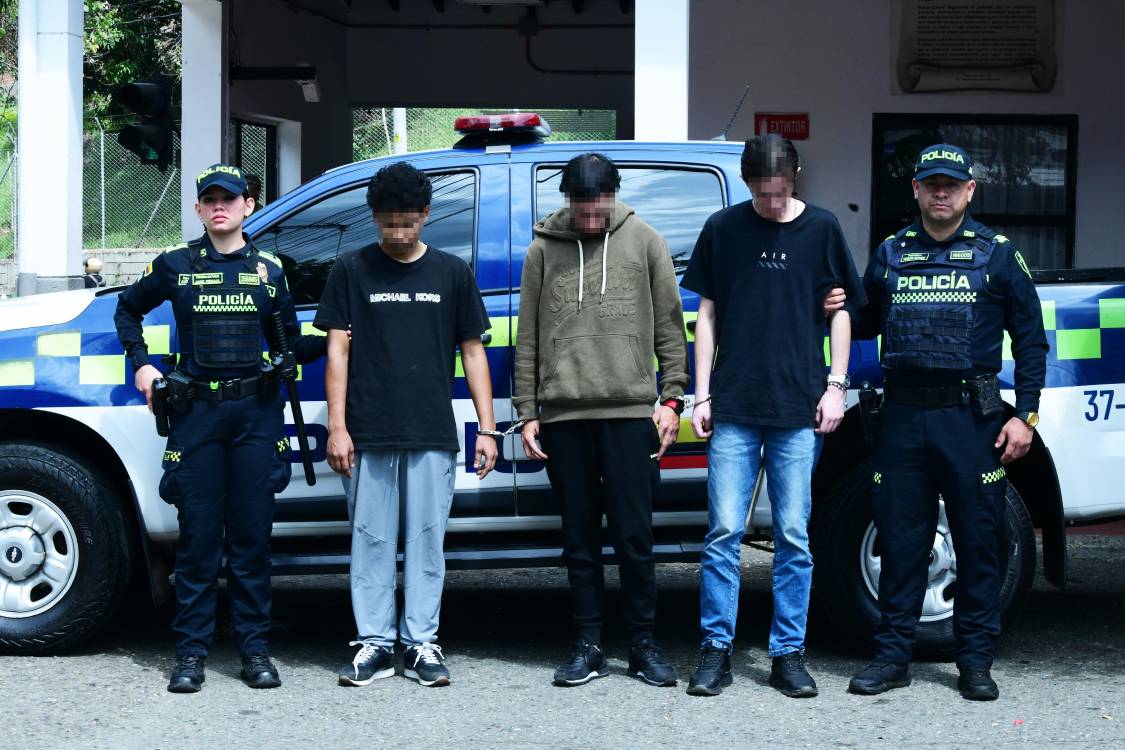 Daniel Pérez, Alejandro Saldarriaga y Kevin Montoya, los capturados. FOTO: POLICÍA NACIONAL
