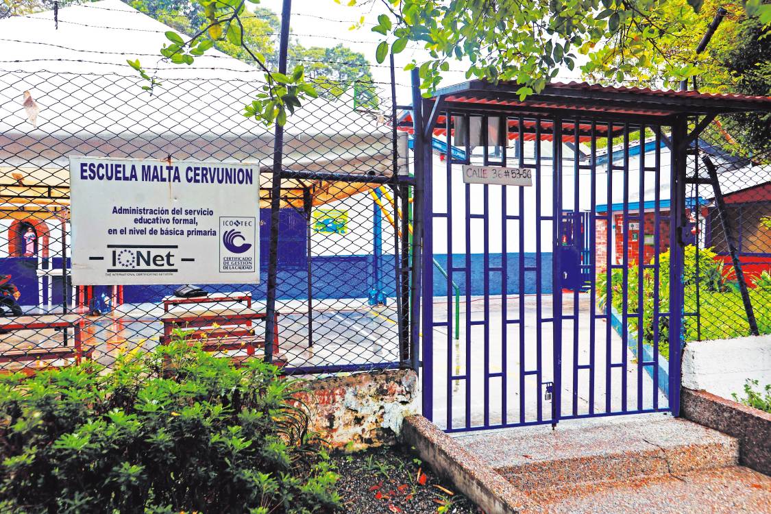 Las escuelas se crearon con el fin de que los hijos de los trabajadores de Pilsen pudieran formarse cerca a sus hogares. En la actualidad está abierta para todo el público. <b><span class=mln_small-caps_mln>/FOTO: MANUEL SALDARRIAGA</span></b>