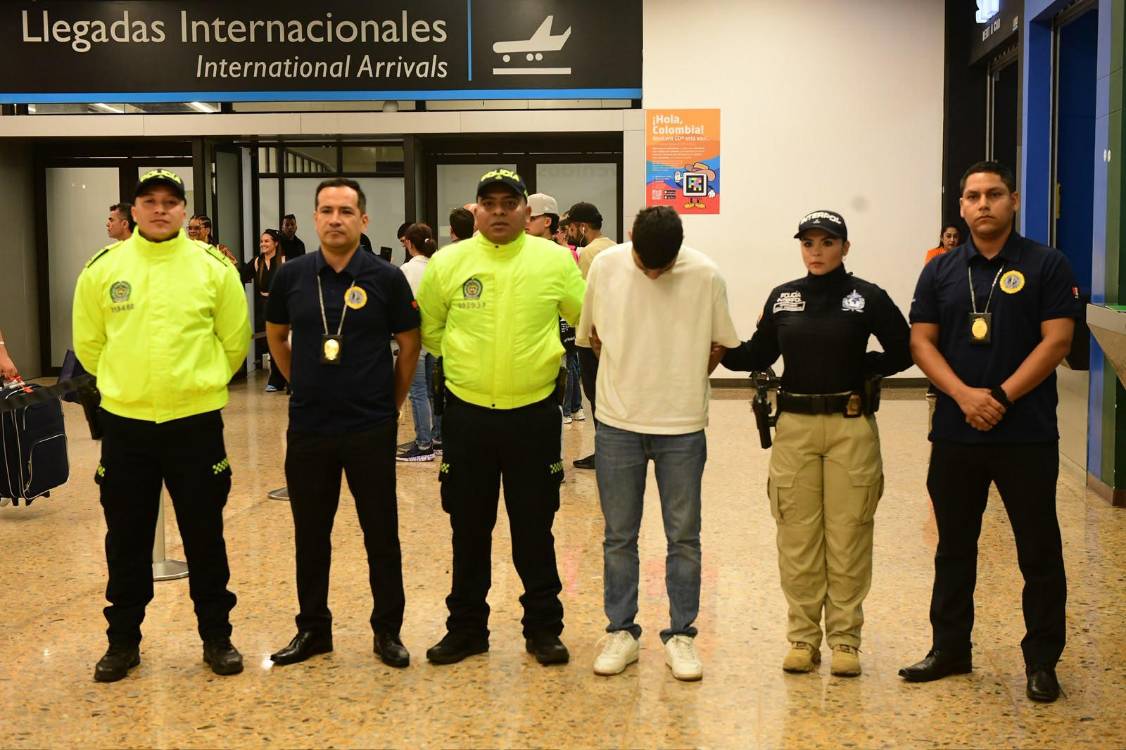 Andrés Felipe Peña Corrales a su llega a Rionegro desde Perú. FOTO: POLICÍA METROPOLITANA