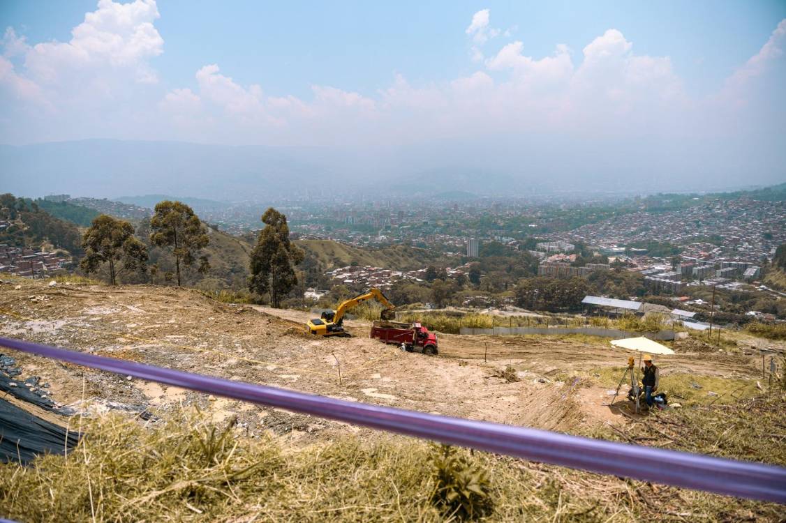 Búsqueda de desaparecidos en La Escombrera. <b><span class=mln_small-caps_mln>/FOTO: ALCALDÍA DE MEDELLÍN</span></b>