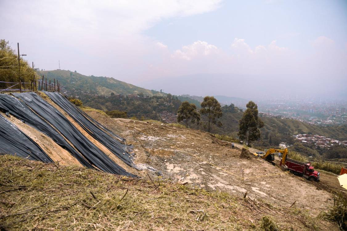 Búsqueda de desaparecidos en La Escombrera. <b><span class=mln_small-caps_mln>/FOTO: ALCALDÍA DE MEDELLÍN</span></b>