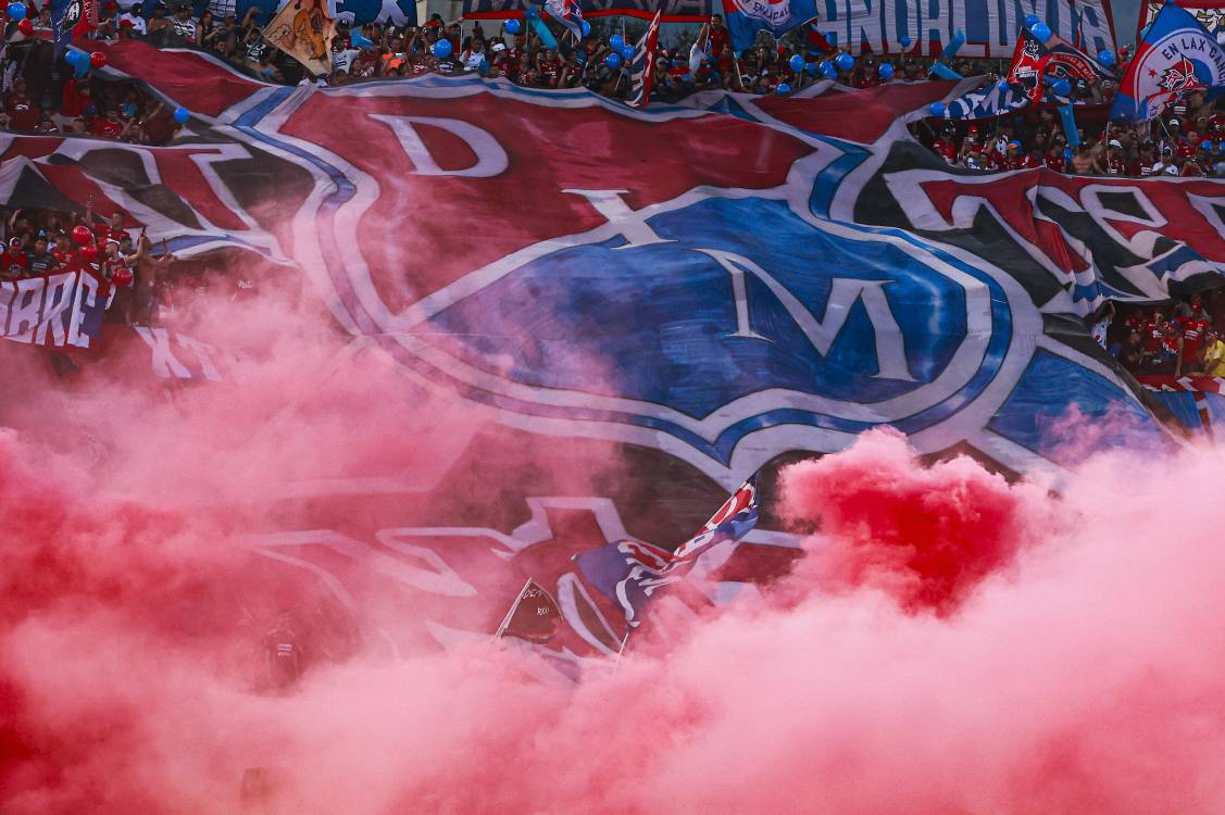 Hinchada del DIM. <b><span class=mln_small-caps_mln>/ FOTO: MANUEL SALDARRIAGA</span></b>