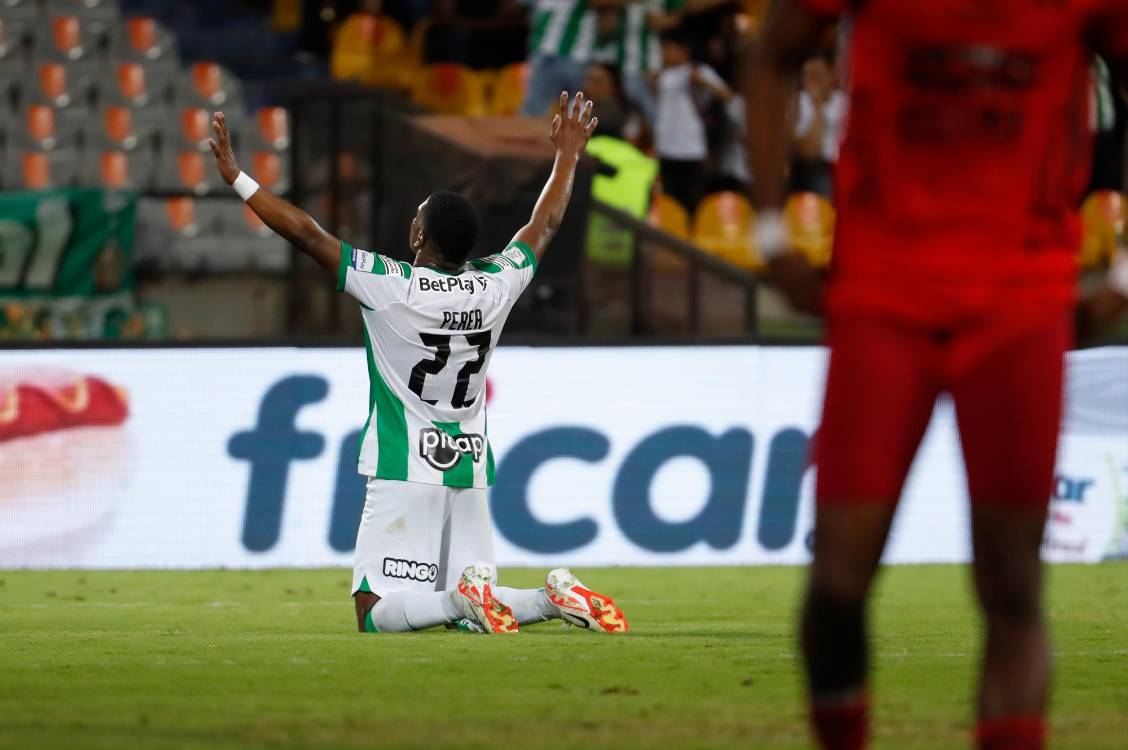 Óscar Perea festejando el gol con Nacional. /FOTO: JAIME PÉREZ