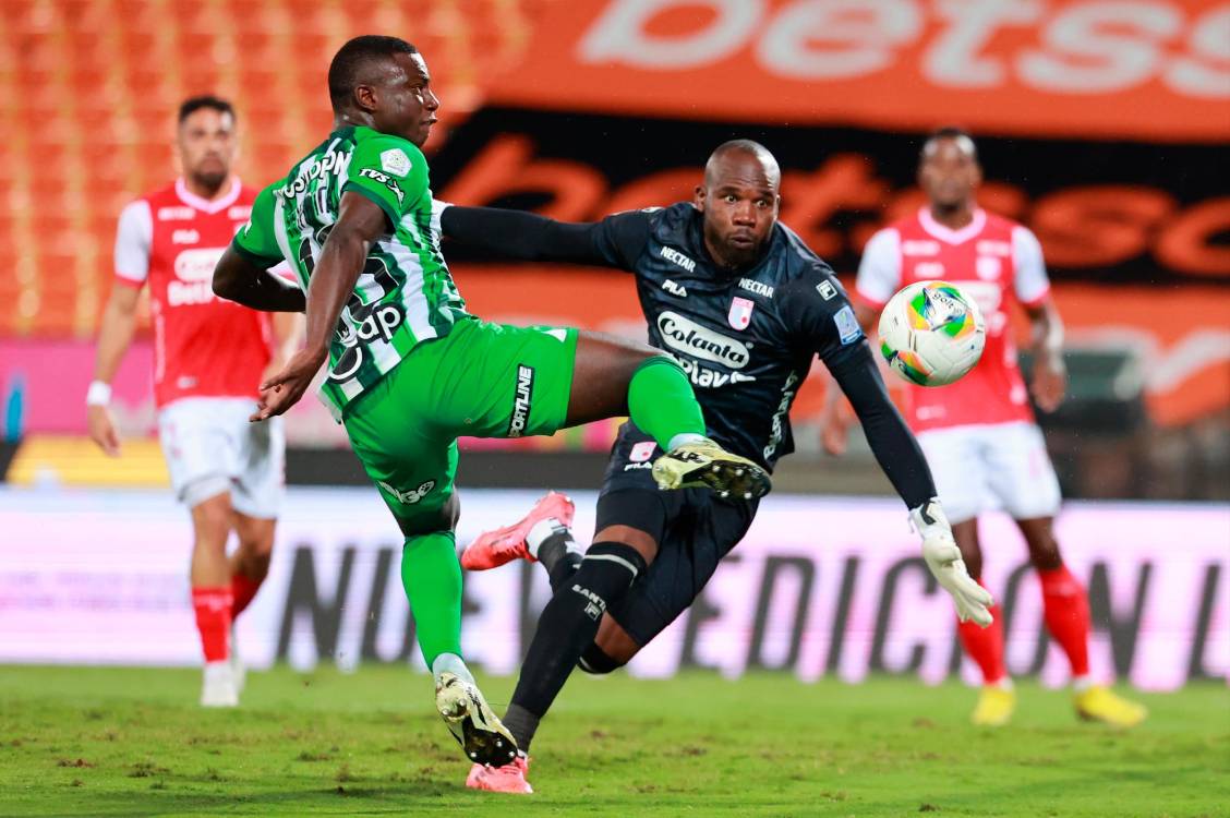 El Verde aprovechó los errores del club capitalino para acercarse al arco rival. /FOTO: MANUEL SALDARRIAGA