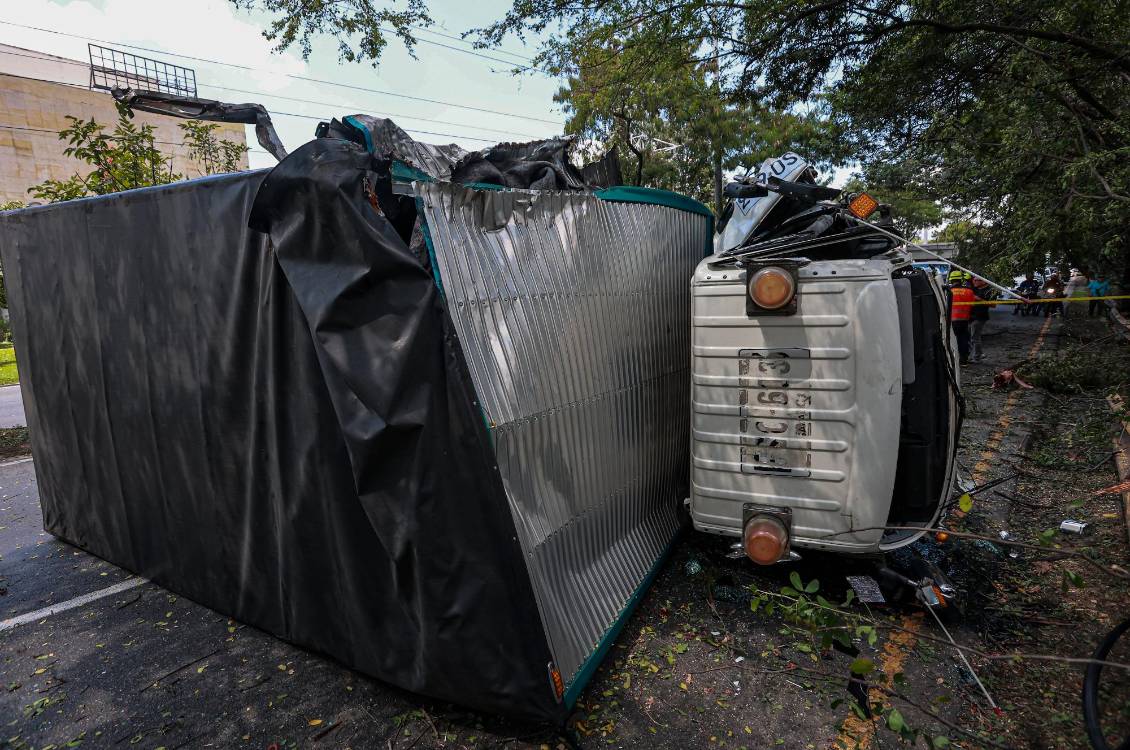 EN FOTOS: El trancón de este viernes en la autopista Sur fue por cuenta de este accidente