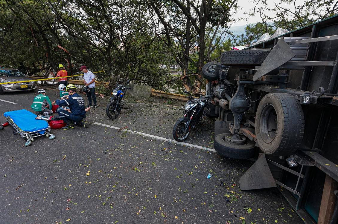 EN FOTOS: El trancón de este viernes en la autopista Sur fue por cuenta de este accidente