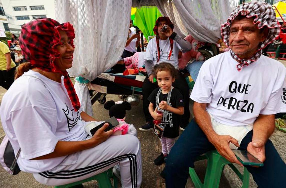 EN FOTOS: Celebración de la Pereza en Itagüí, ¡con todo y exorcismo!