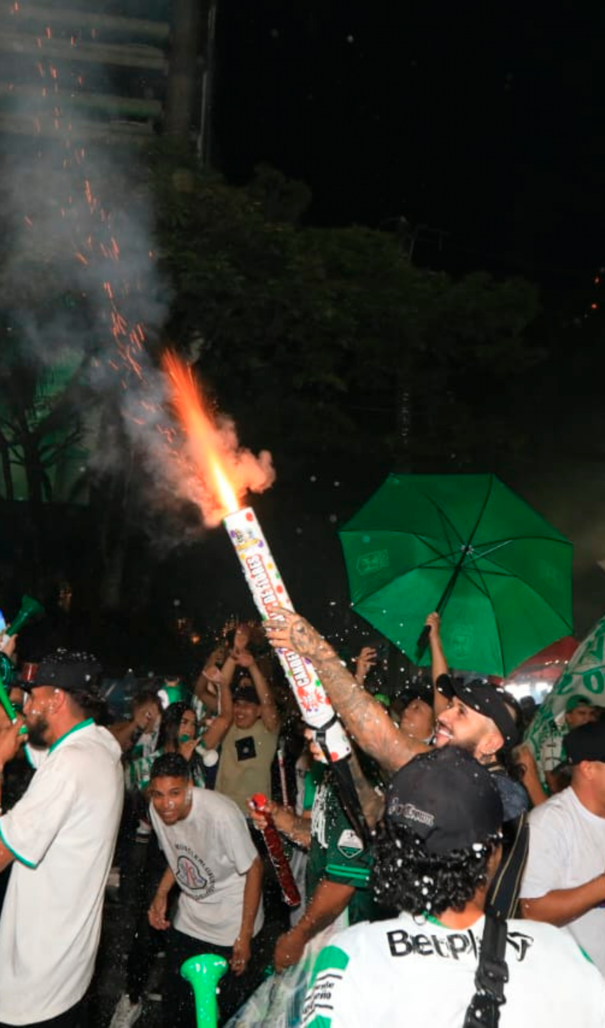 EN IMÁGENES: ¡Explosión de júbilo en Medellín! Nacional, adelantó el traído con la estrella 18