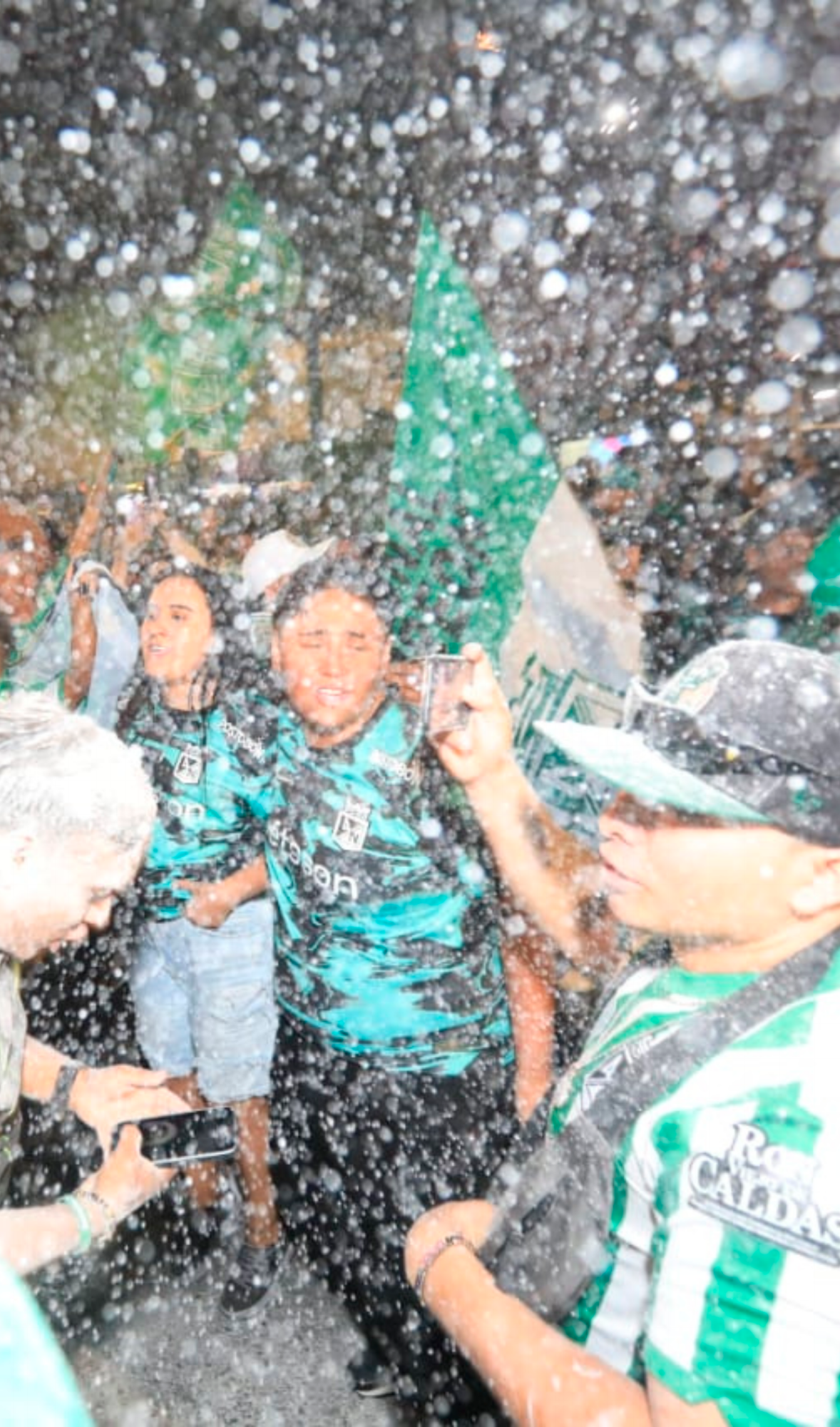 EN IMÁGENES: ¡Explosión de júbilo en Medellín! Nacional, adelantó el traído con la estrella 18