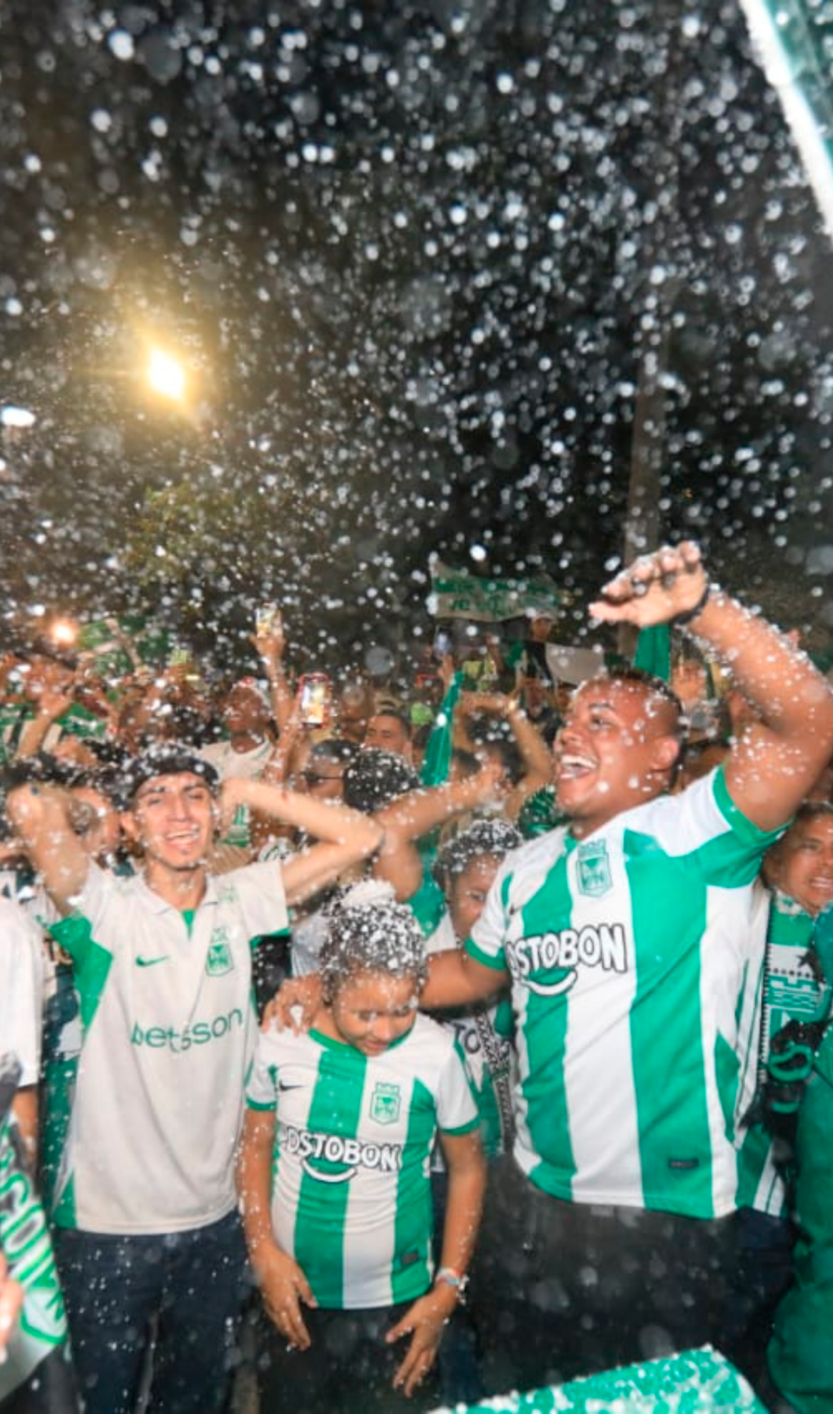 EN IMÁGENES: ¡Explosión de júbilo en Medellín! Nacional, adelantó el traído con la estrella 18