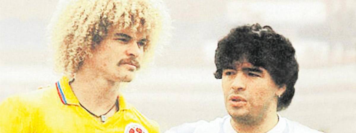 Carlos ‘Pibe’ Valderrama (izquierda) junto a Diego Maradona (derecha). /FOTO: Q’HUBO BOGOTÁ