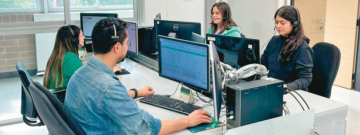 La línea 106 es atendida por profesionales especializados en la salud mental, que brindan orientación segura y confiable a todos los antioqueños. /FOTO: CORTESÍA