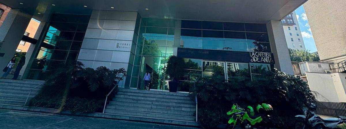 En este edificio ocurrió el accidente. /FOTO: CORTESÍA