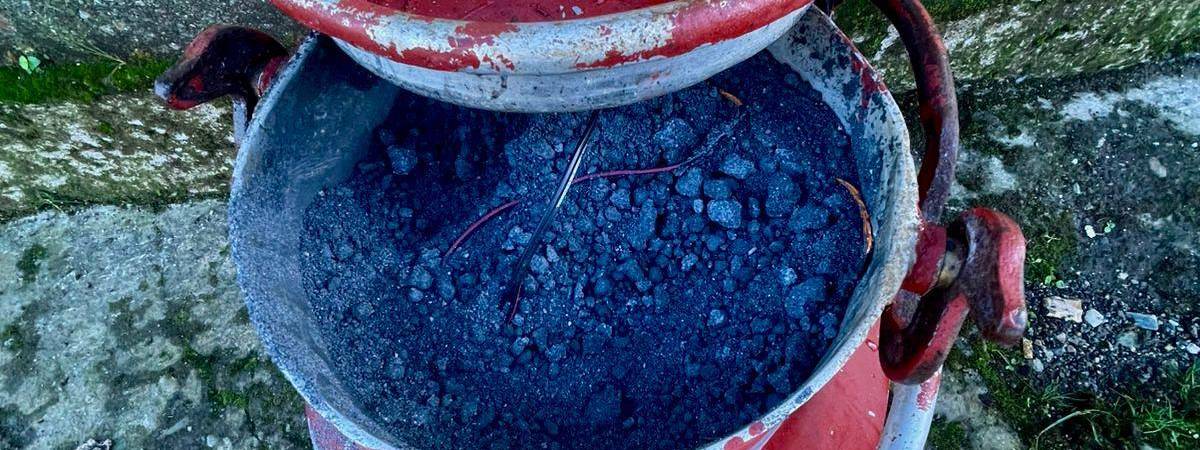 Esta fue la caneca incautada, la cual tendría en su interior los explosivos. Al parecer, estaban dispuestos para ejecutar una explosión. FOTO: CORTESÍA CUARTA BRIGADA DEL EJÉRCITO