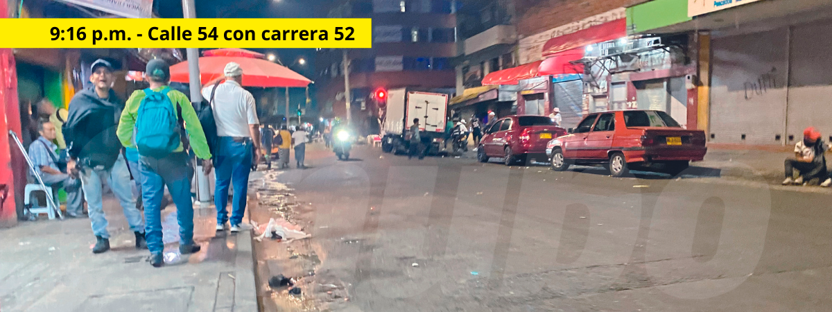 Con el transcurrir de las horas varias calles comienzan a quedarse sin población flotante, quedando a merced de los habitantes en condición de calle. / FOTO: ANDRÉS OSORIO.